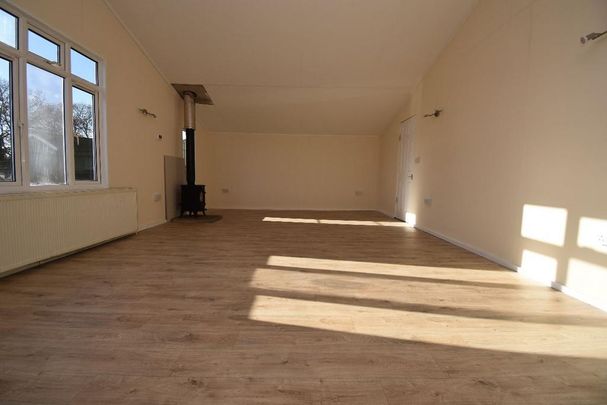 2 bedroom barn conversion to rent - Photo 1