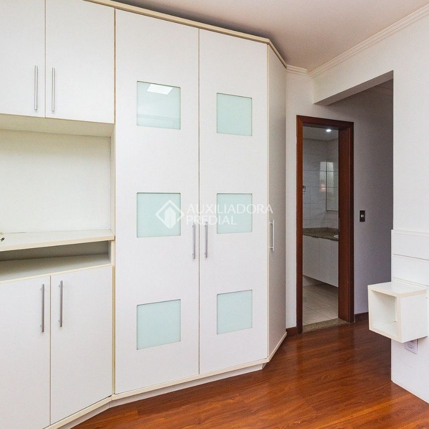 Apartamento com 3 quartos e 82m² para alugar em Passo d'Areia, Porto Alegre. - Foto 1