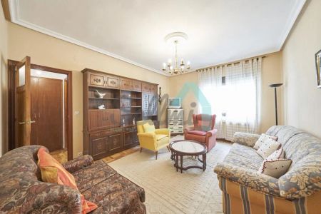 Alquiler de piso en Calle Sacramento - Photo 2