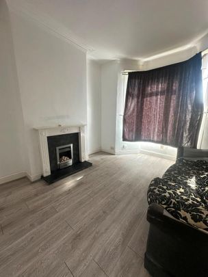3 bedroom property to rent - Photo 1