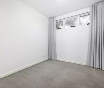 Stylish two-bedder with quality finishes - Photo 3