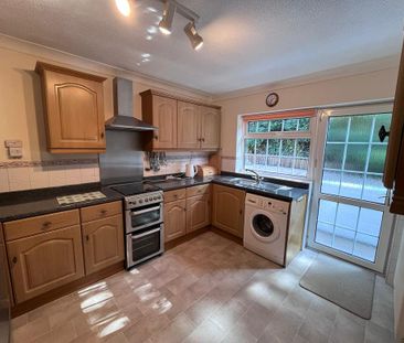 3 bedroom semi-detached house to rent - Photo 2
