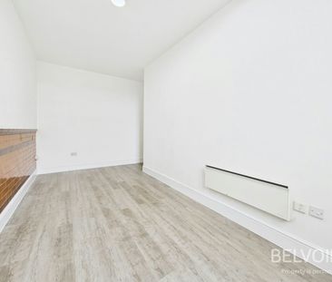 Flat to rent on - Photo 4