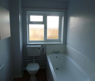 Priory Crescent - Photo 5