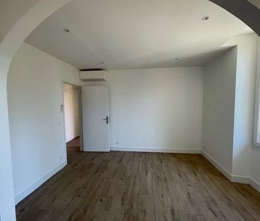 Location Appartement 2 pièces 49m² ST LAURENT DU VAR 06700 - Photo 1