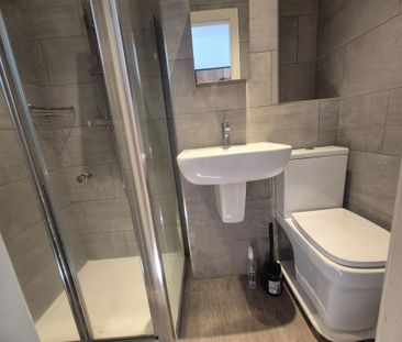 1 bedroom in a house share to rent - Photo 5