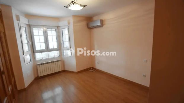 Casa adosada en alquiler en Calle de Manuel Roses - Photo 1
