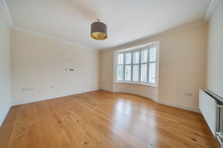 Town House to rent - St Martins Lane, Beckenham, BR3 - Photo 2