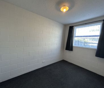 Two bedroom unit on Gloucester! - Photo 2