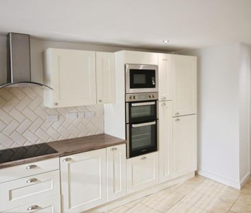 3 bedroom semi-detached house to rent - Photo 6