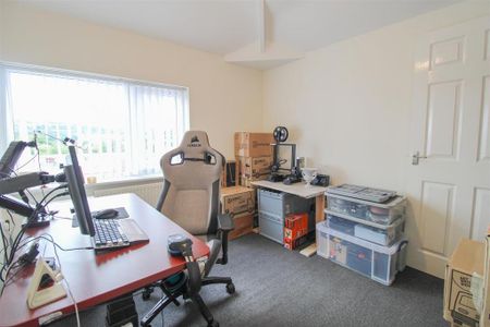 2 bedroom end of terrace house to rent - Photo 5