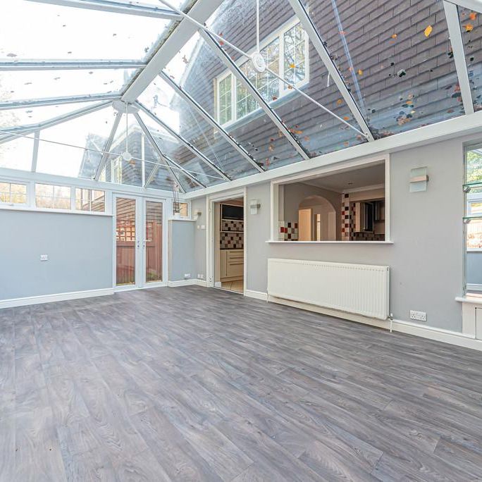 5 bedroom detached house to rent - Photo 1