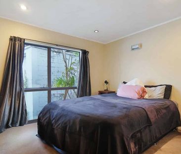 Home in the Centre of new Lynn! - Photo 1