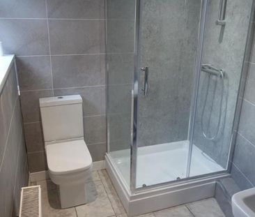 4 bedroom terraced house to rent - Photo 5