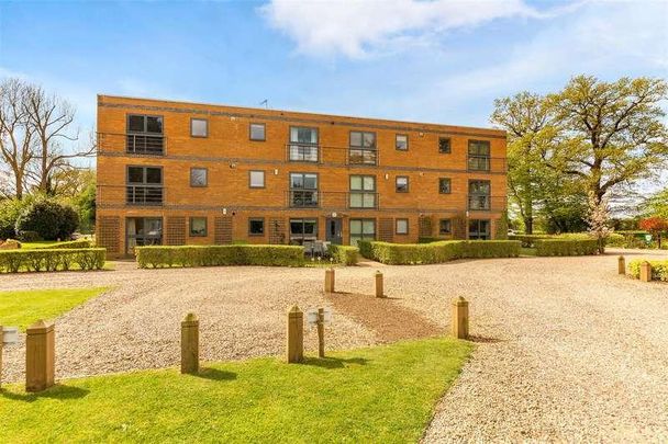 Coopers Green Lane, Hatfield, AL10 - Photo 1