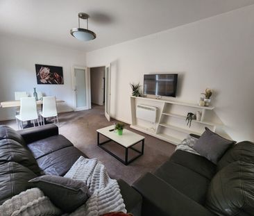 St Kilda East - Photo 3