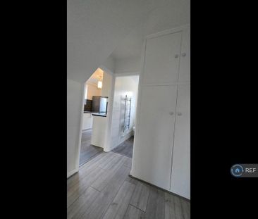 2 bedroom maisonette to rent - Photo 3