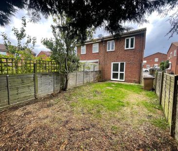 3 bedroom semi-detached house to rent - Photo 6