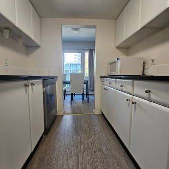 Lifestyle and Location in James Bay! - Photo 3