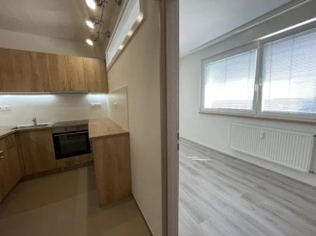 Pronájem rekonstruovaného bytu , Česká Lípa, ul. Hradecká, DV, 2+kk, 40m - Photo 3