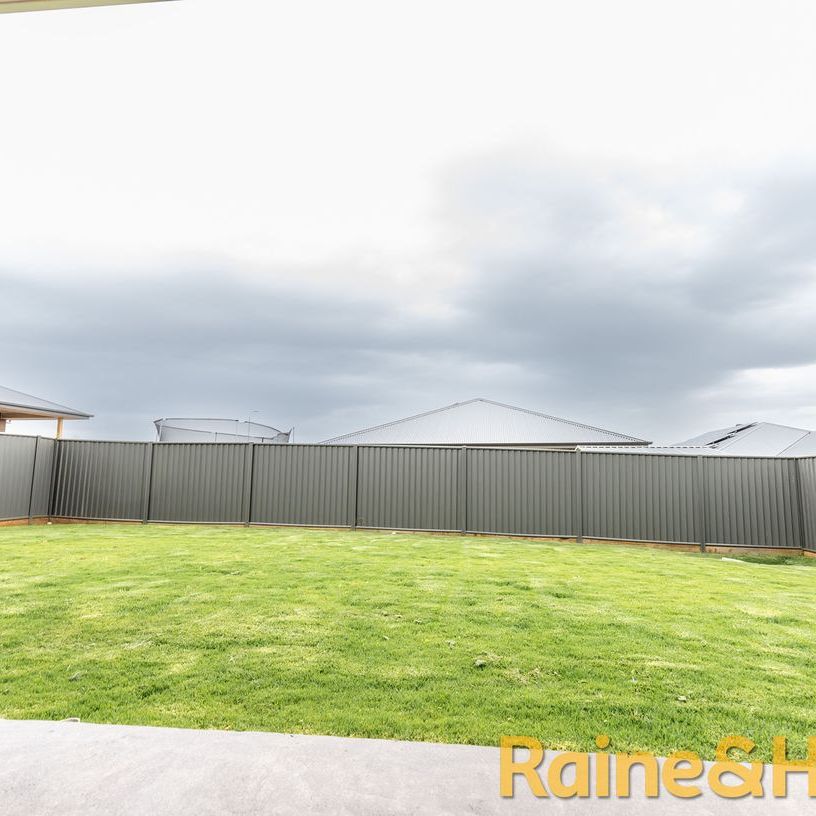 13 Wave Court, Dubbo, NSW 2830 - Photo 1