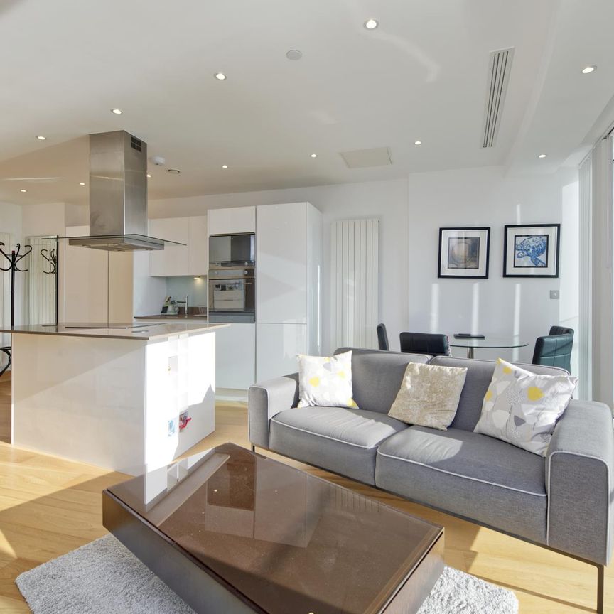 Arena Tower, Crossharbour Plaza, London E14 - Photo 1