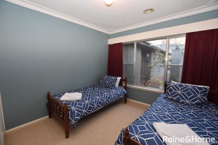 Private, Stylish & Spacious in a leafy premier location - Photo 3