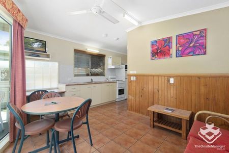 Gold Coast Short Term Rental, Hibiscus Chalet, Min 4 week stay, Fully Furnished - Photo 5