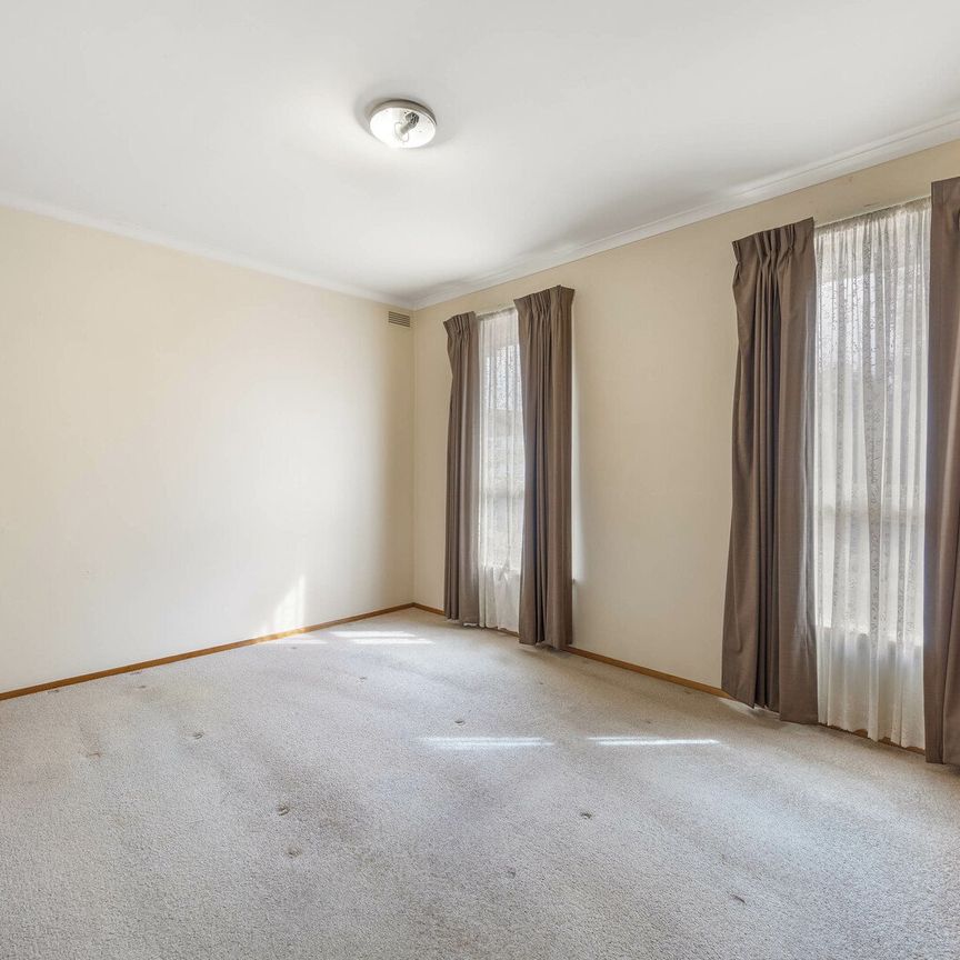 TWO BEDROOM UNIT LOCATED IN WENDOUREE - Photo 1