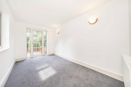 4 bedroom detached house to rent - Photo 5