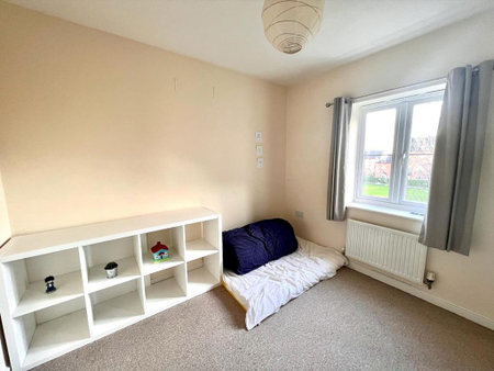 3 bedroom semi-detached house to rent - Photo 5