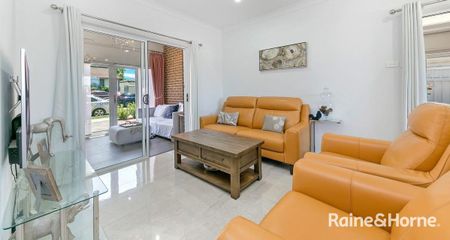 Two Bedroom House With Parking And Access Along Craig Avenue - Photo 5