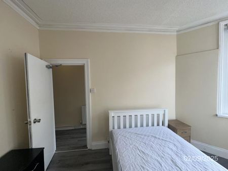 5 bedroom terraced house to rent - Photo 2