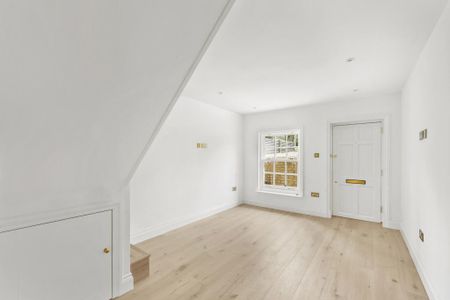 2 bedroom end of terrace house to rent - Photo 2