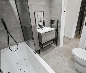 3 bedroom end of terrace house to rent - Photo 4