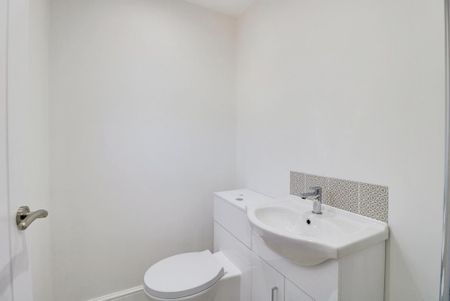 3 bedroom semi-detached house to rent - Photo 5