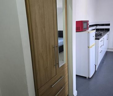 Studio to rent - Photo 6