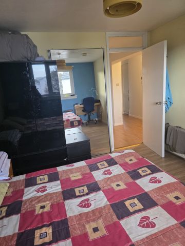 Room in a Shared Flat, Hailsland Gardens, EH14 - Photo 3