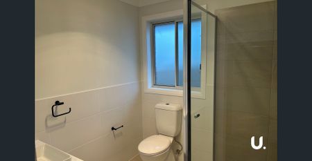 Family home in Huntlee - Photo 5