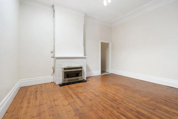 Charming 3-Bedroom Home with Courtyard in the Heart of Albert Park - Photo 1