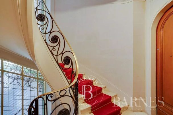 Tout savoir sur cet appartement dans le quartier Ecole Militaire, à Paris 7ème - Photo 1