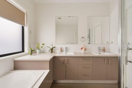 Welcome to Your Dream Home in the Heart of Craigieburn - Photo 2