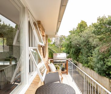 SUN-DRENCHED APARTMENT - Photo 5