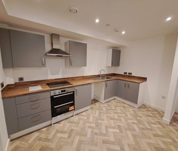 2 Bed Flat, Garratt House, M12 - Photo 5