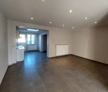 Te huur: ruime gezinswoning met garage op toplocatie in Waregem - Foto 1