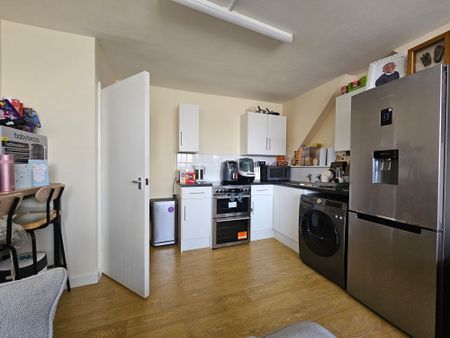 291, Southend Lane, London - Photo 4