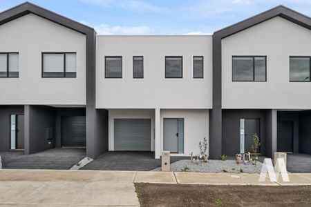 702 Grand Boulevard, Mickleham VIC 3064 - Townhouse For Rent | Domain - Photo 3
