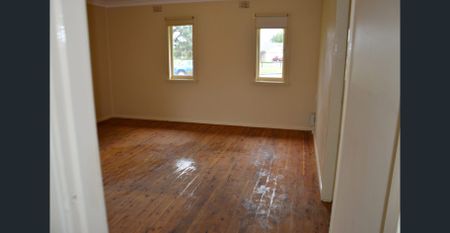 FAMILY HOME - Photo 3