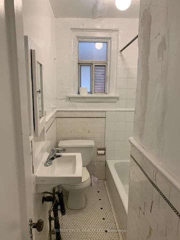 For Lease - 1A Elm Grove Avenue Unit# 24, Toronto, Ontario - Photo 4