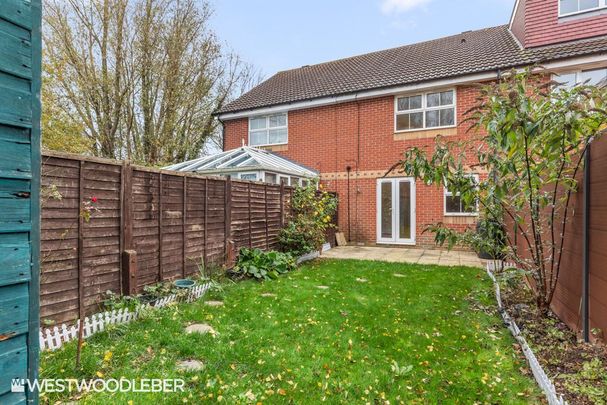 3 bedroom terraced house to rent - Photo 1